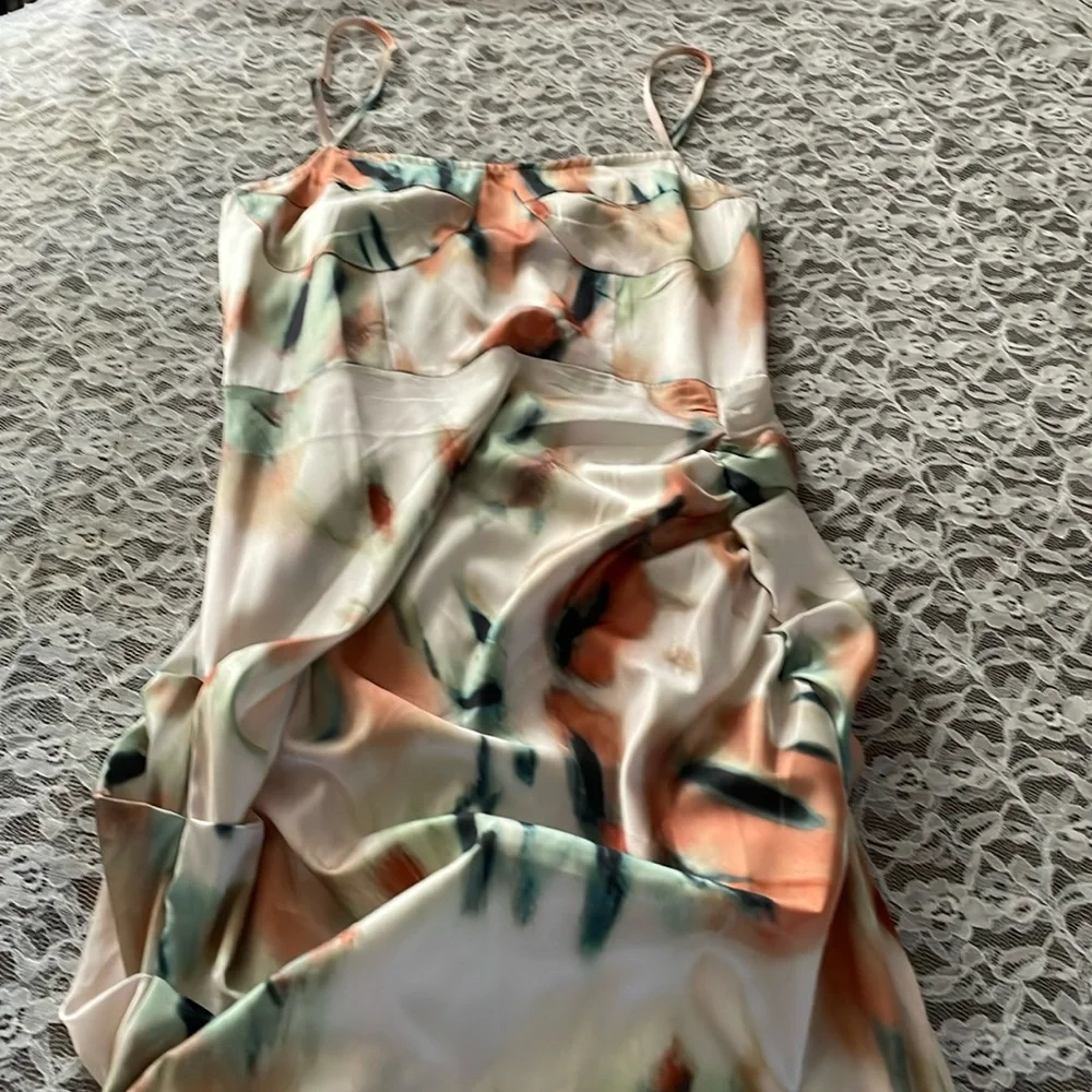 Dress - Picture 2 of 6